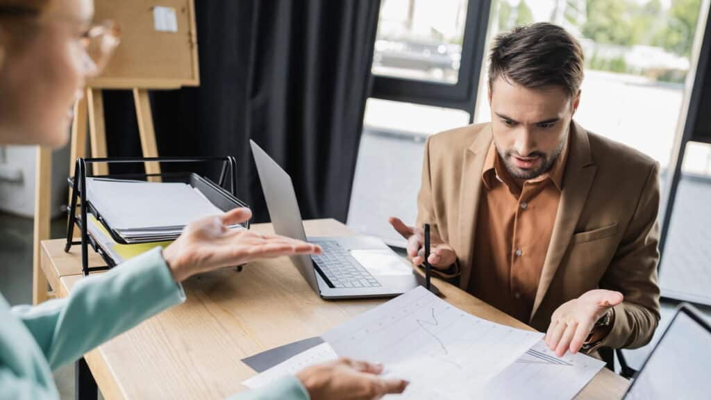Você se sente uma fraude no trabalho? A psicologia explica o motivo
