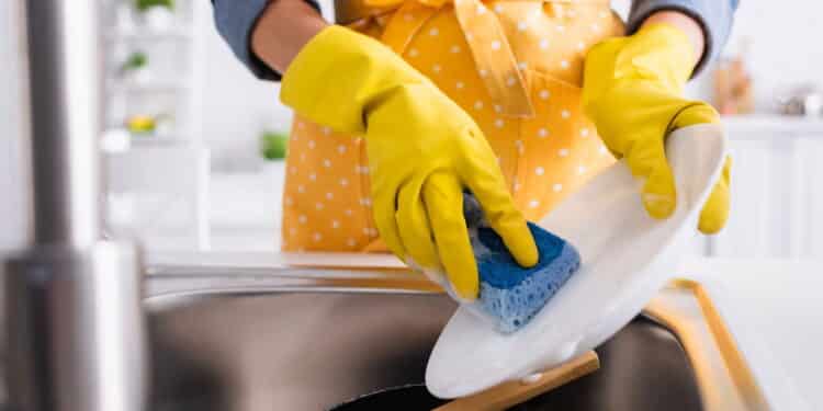 Produto de limpeza famoso é retirado do mercado por risco à saúde