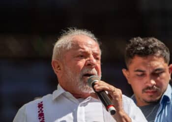 Lula diz que pedido de anistia de Bolsonaro é confissão de culpa