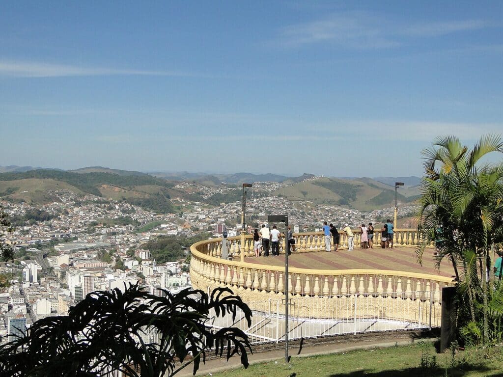Vista do centro de Juiz de Fora, MG - Fonte: Wikimedia Commons