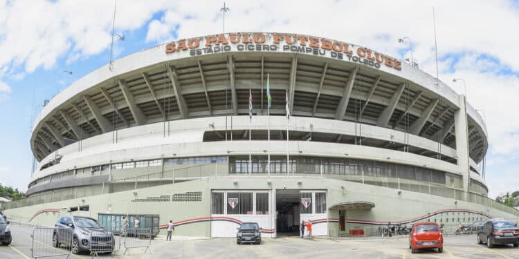 Obras no Morumbi transformam ida aos jogos em teste de paciência no trânsito