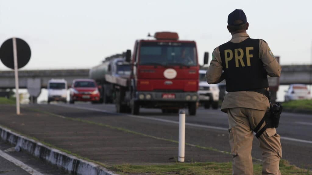 PRF emite alerta para TODOS os motoristas com CNH no Brasil!