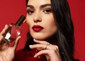 4 perfumes que realçam o poder das mulheres 45+