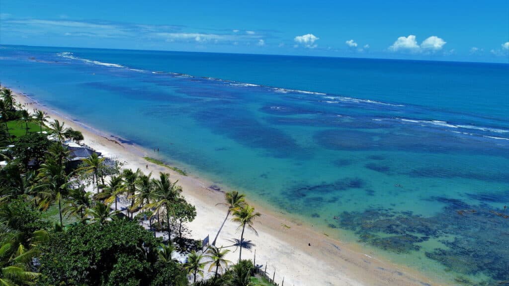 Descanso e beleza natural fazem de sul da Bahia um refúgio para turistas e moradores