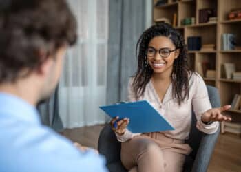 Falar sobre suas dores pode aliviar mais do que você imagina