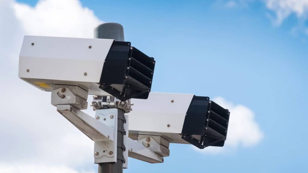 Radares passarão a multar infrações administrativas, não apenas violações de trânsito