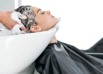 Top 10 shampoos que acabam com a queda de cabelo já nos primeiros usos