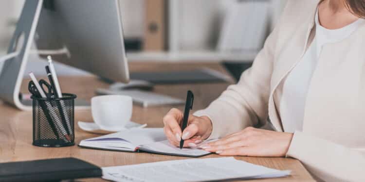 O melhor posicionamento da mesa para atrair sucesso segundo o Feng Shui