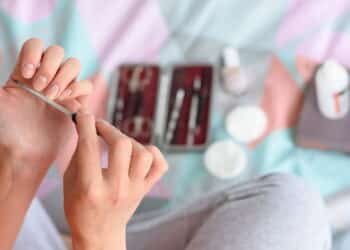 Quatro unhas para mulheres com 35+ se sentirem com 18 aninhos