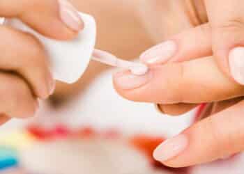 Anvisa proíbe substâncias usadas em unhas em gel e cosméticos em todo o Brasil por riscos a saúde; Identifique agora se você pode estar em perigo