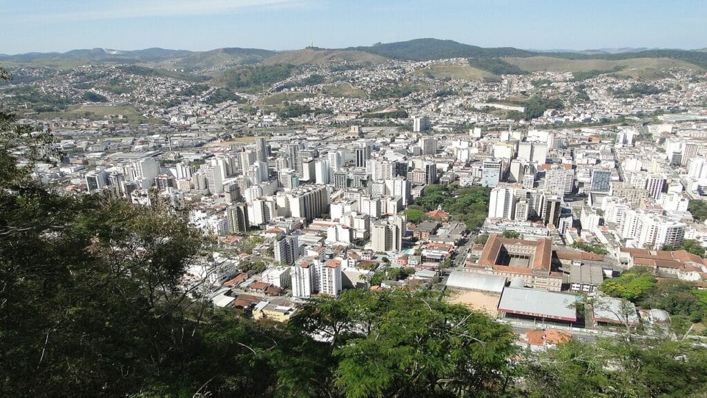 Vista do centro de Juiz de Fora, MG - Fonte: Wikimedia Commons