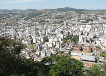 Vista do centro de Juiz de Fora, MG - Fonte: Wikimedia Commons