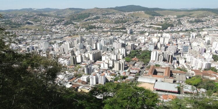 Vista do centro de Juiz de Fora, MG - Fonte: Wikimedia Commons