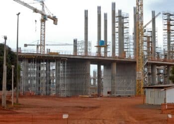 TCU revela que mais da metade das obras federais estão paralisadas
