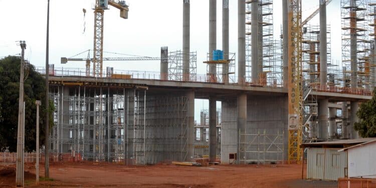 TCU revela que mais da metade das obras federais estão paralisadas
