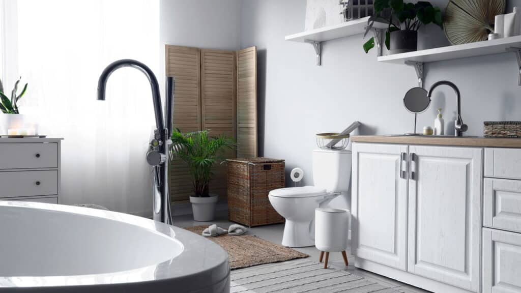 Adeus azulejo e porcelanato, alternativas mais modernas e econômicas para reformar seu banheiro em 2026