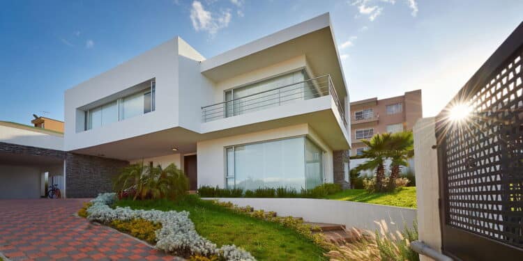 A melhor forma de transformar a fachada da sua casa sem gastar muito