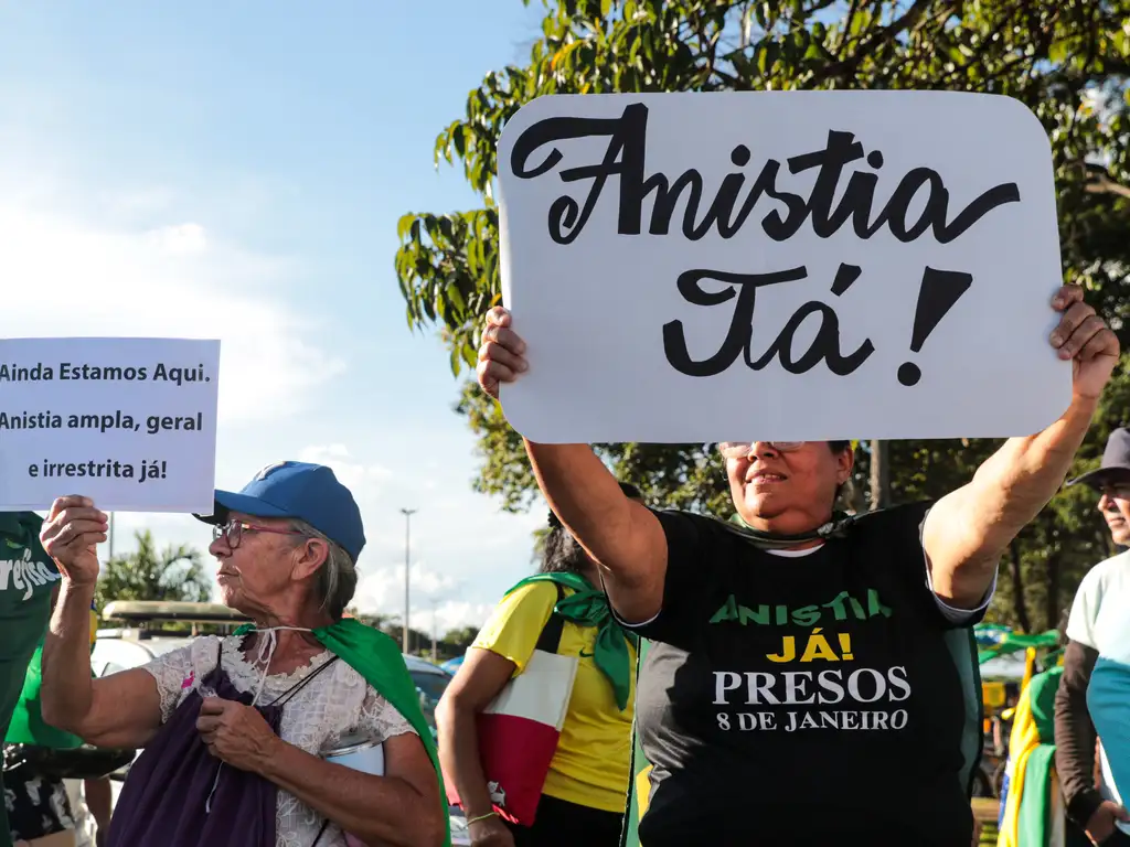 Quais são as propostas de anistia em discussão no Congresso?