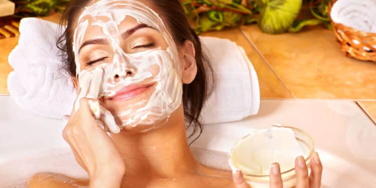 4 cremes faciais acessíveis mais recomendados para mulheres após os 60