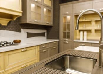 Os tipos de pia para cozinha e como escolher a melhor para sua casa