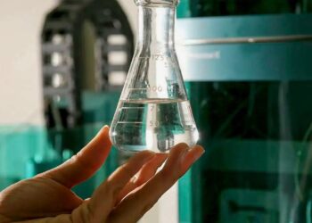 Anvisa vai importar antídoto contra metanol em meio a casos de intoxicação