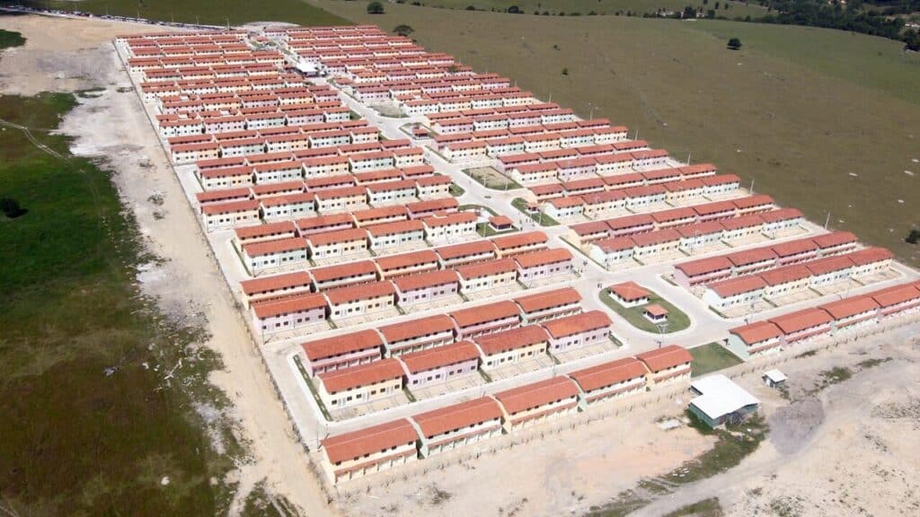 Facções criminosas avançam em desapropriação de moradores de imóveis do Minha Casa Minha Vida