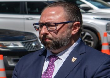 Ex-conselheiro do presidente Trump desconfia de pesquisa Quaest