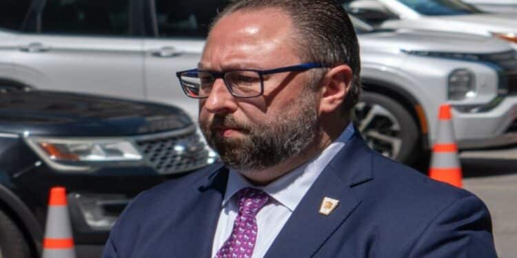 Ex-conselheiro do presidente Trump desconfia de pesquisa Quaest