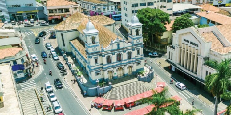 Essa cidade mineira lidera o ranking de maior salário médio do Brasil