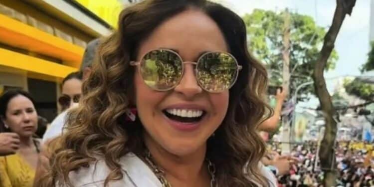 Daniela Mercury é vaiada em ato da Igreja Católica por cantar música “Nobre Vagabundo”
