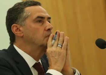 Barroso passa mal e precisa ser levado para o hospital