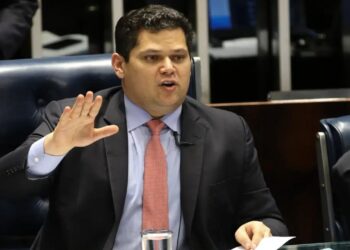 Alcolumbre aponta que nome de Jorge Messias ao STF pode ser recusado pelo Senado