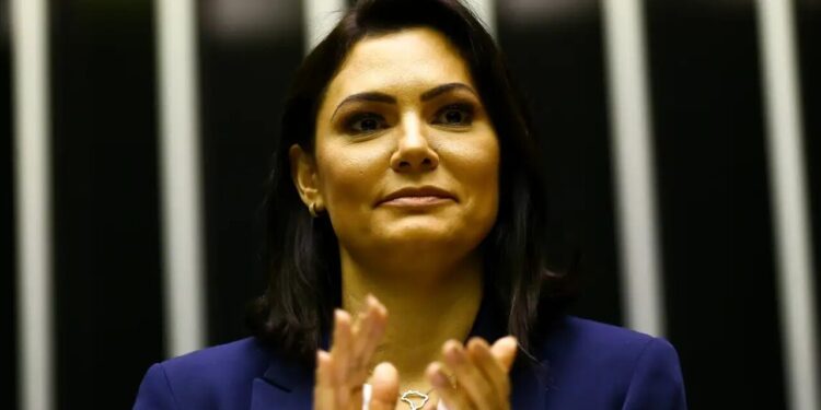 PL Mulher denuncia perseguição política do PT contra Michelle Bolsonaro