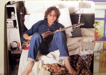 Assassino de John Lennon revela motivo chocante do crime após 45 anos