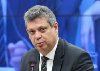 Márcio Macêdo reage após ser demitido por Lula