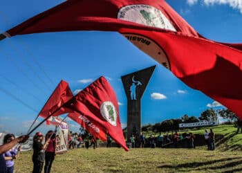 Curso de medicina "exclusivo para MST" é barrado pela Justiça