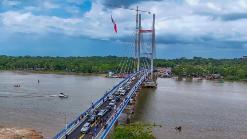 ponte estaiada Pastor Firmino Gouveia