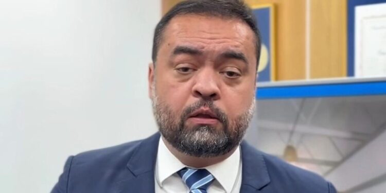 Cláudio Castro afirma que o Rio vai seguir em frente e "não ficará chorando" por ajuda do governo federal