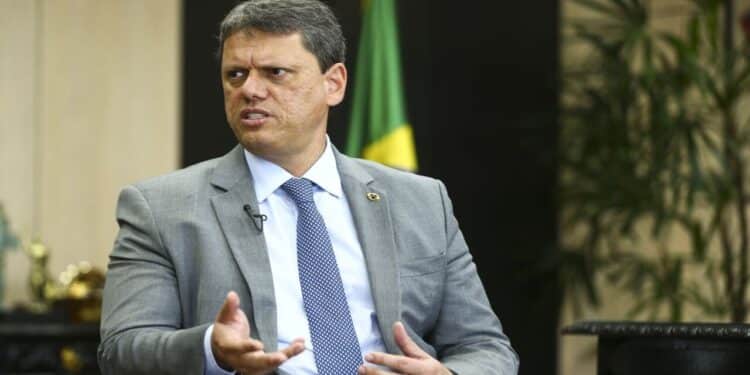 Encontro discreto entre Tarcísio e Gilmar em Brasília chama atenção