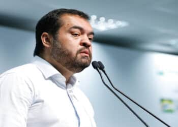 Operação no RJ impulsiona Castro e o coloca como governador mais bem avaliado na segurança pública