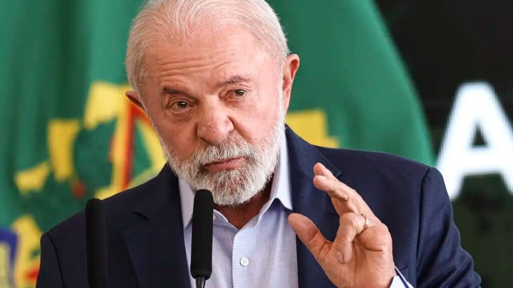 Lula está preocupado com metanol na bebida, diz Padilha