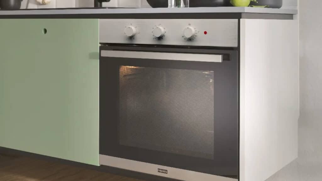 Quem tem pouco espaço vai adorar essa opção de forno