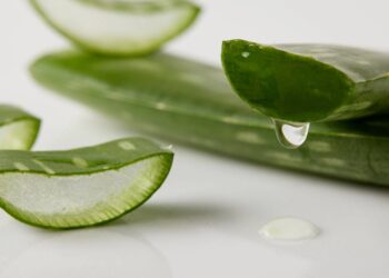 Shampoo que disfarça os cabelos brancos e cabe no bolso