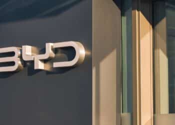 BYD apresenta SUV elétrico que roda até 420 km com uma só carga