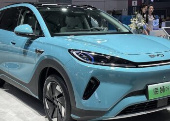 Novo carro elétrico roda até 500 km e chega com preço mais acessível em 2025