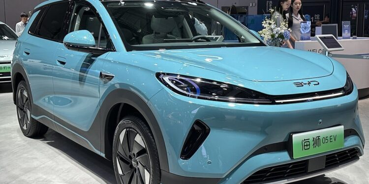 Novo carro elétrico roda até 500 km e chega com preço mais acessível em 2025
