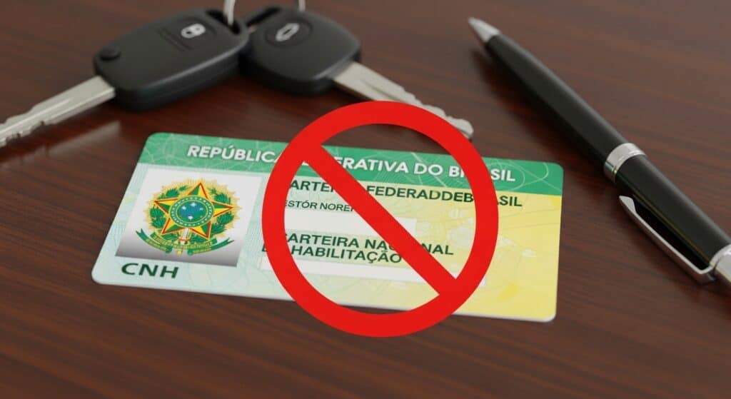 CNH bloqueada em cima da mesa