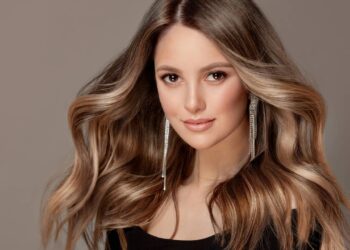 As 5 máscaras capilares que deixam o cabelo sedoso como salão em casa