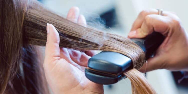Adeus chapinha, mistura natural alisa o cabelo, ressuscita o brilho e elimina o frizz