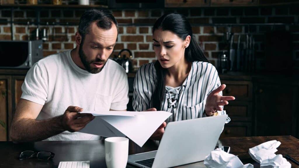 Mais de 154 mil famílias tem direito a um descontão na conta de luz e não sabem